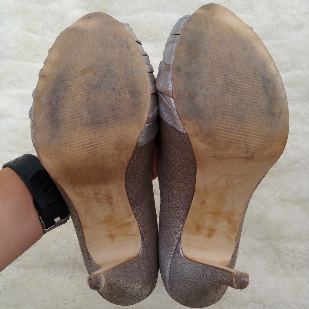 Silver Heels - image 3